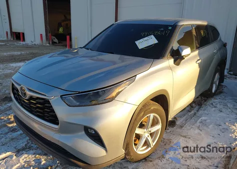 2022 Toyota Highlander Le z USA, uszkodzony, nr VIN 5TDBZRBH5NS249498